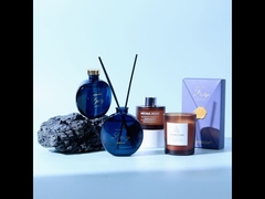 Lilin beraroma dan diffuser stik