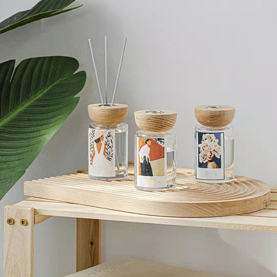 Parfum Minyak Esensial Botol Kaca Kristal Reed Diffuser Dengan Kayu