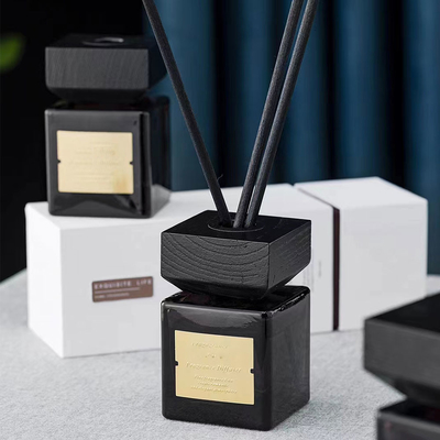 Sesuaikan Penyegar Udara Dekorasi Rumah Fragrance Oil Stick Black Glass Reed Diffuser