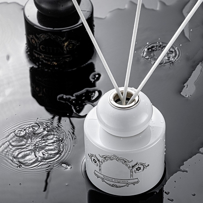 Pengharum Ruangan Hitam Putih Botol Toples Minyak Wangi Lilin Aroma Reed Diffuser Hadiah