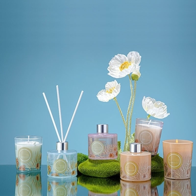 Pesta Pernikahan Warna-warni Biji Pinus Reed Diffuser Scented Candle Jar Gift Set 60g 50ml